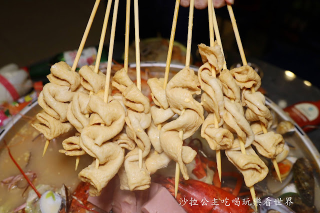 偽出國/韓國街邊美食在家吃『韓國紅雪蟹蟹膏.辣炒年糕.各式韓式小菜』家樂福韓國週 31 偽出國/韓國街邊美食在家吃『韓國紅雪蟹蟹膏.辣炒年糕.各式韓式小菜』家樂福韓國週