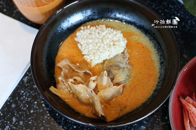 台北吃到飽『泰市場海鮮自助餐廳』天使紅蝦、甜蝦、干貝、極厚蝦餅、泰式奶茶通通吃到飽