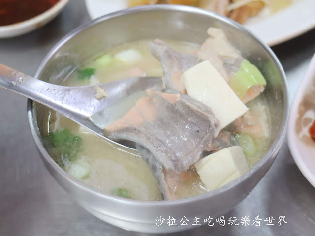 基隆美食/仁愛市場人氣日本料理.小吃『黑面鯊魚煙阿玉』『林家祖傳沙茶魷魚羹』 14 基隆美食/仁愛市場人氣日本料理.小吃『黑面鯊魚煙阿玉』『林家祖傳沙茶魷魚羹』