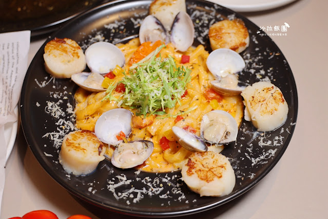 逢甲浮誇系美食必點101海鮮塔『8德司創意餐館逢甲店』宵夜也可以吃到 48 逢甲浮誇系美食必點101海鮮塔『8德司創意餐館逢甲店』宵夜也可以吃到