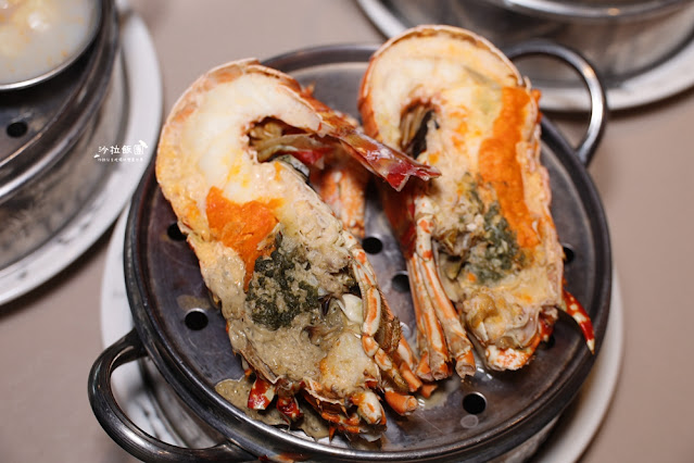 逢甲浮誇系美食必點101海鮮塔『8德司創意餐館逢甲店』宵夜也可以吃到 39 逢甲浮誇系美食必點101海鮮塔『8德司創意餐館逢甲店』宵夜也可以吃到