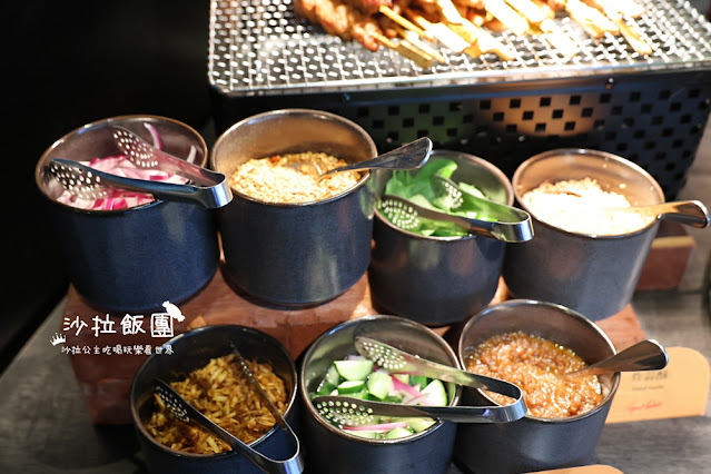 台北吃到飽『泰市場海鮮自助餐廳』天使紅蝦、甜蝦、干貝、極厚蝦餅、泰式奶茶通通吃到飽