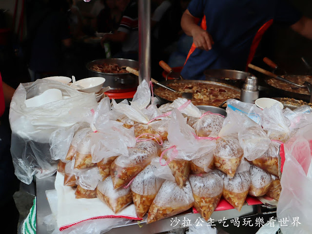 板橋美食/黃石市場人氣排隊小吃『高記生炒魷魚』『蘿蔔糕、糯米腸、芋粿Q』 5 板橋美食/黃石市場人氣排隊小吃『高記生炒魷魚』『蘿蔔糕、糯米腸、芋粿Q』