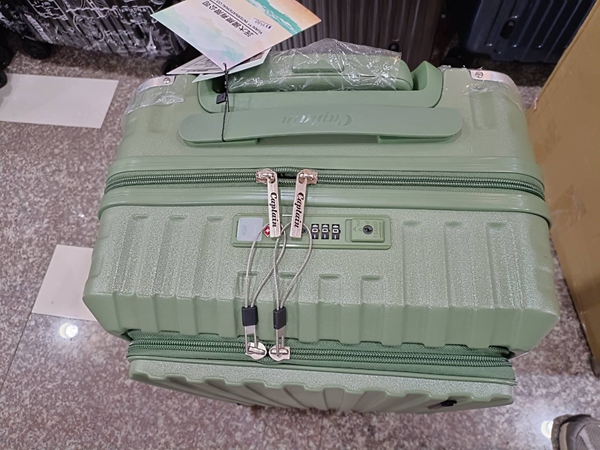 台中豐原行李箱特賣會,工廠直營廠拍990元起,包包、公事包通通有 19 台中豐原行李箱特賣會,工廠直營廠拍990元起,包包、公事包通通有