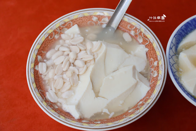 鹽埕王家手工豆花,傳統炒糖慢火熬煮,金桔豆花必點 11 鹽埕王家手工豆花,傳統炒糖慢火熬煮,金桔豆花必點