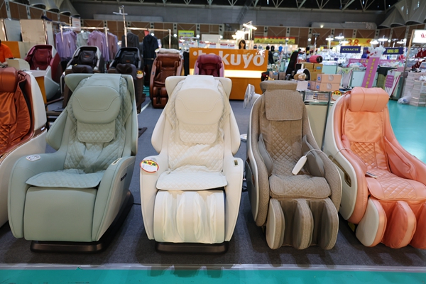 【雙北最大台灣廠拍】tokuyo按摩椅、夏普、名牌運動鞋、伊蕾服飾 11 【雙北最大台灣廠拍】tokuyo按摩椅、夏普、名牌運動鞋、伊蕾服飾