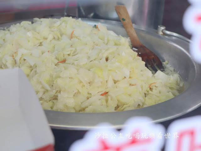 新竹城隍廟必吃美食『郭家潤餅』『梅花雞蛋糕』『苗楊冬瓜仙草絲』新竹美食/小吃