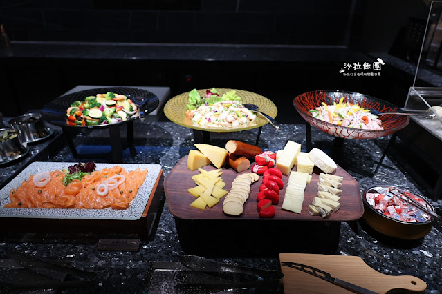 台北最難訂吃到飽島語自助餐廳,晚餐爽吃四小時,假日還送半隻龍蝦 60 台北最難訂吃到飽島語自助餐廳,晚餐爽吃四小時,假日還送半隻龍蝦