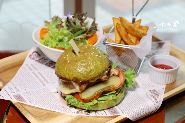 台北輕食.下午茶『歐華酒店-歐麗蛋糕坊』巨無霸紅麴雞腿堡/芒果季限定蛋糕.甜點 20 台北輕食.下午茶『歐華酒店-歐麗蛋糕坊』巨無霸紅麴雞腿堡/芒果季限定蛋糕.甜點