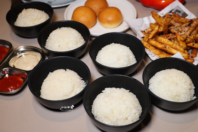 逢甲浮誇系美食必點101海鮮塔『8德司創意餐館逢甲店』宵夜也可以吃到 47 逢甲浮誇系美食必點101海鮮塔『8德司創意餐館逢甲店』宵夜也可以吃到