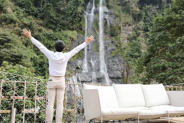 烏來景觀餐廳『瀑布3號』離瀑布最近的距離、兒童遊戲區 29 烏來景觀餐廳『瀑布3號』離瀑布最近的距離、兒童遊戲區