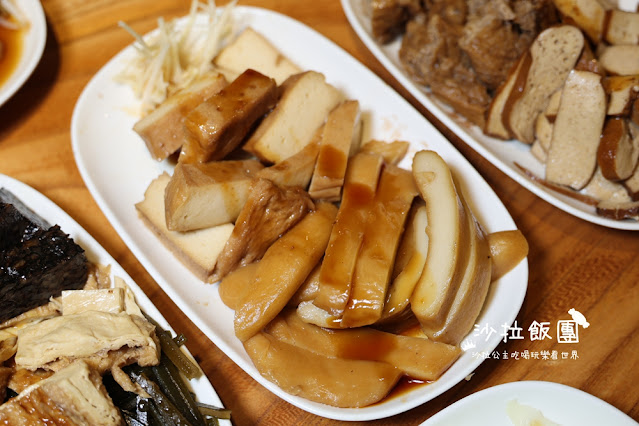 善導寺美食『雙月食品社青島店』米其林必比登推薦、養生雞湯、油飯必點 30 善導寺美食『雙月食品社青島店』米其林必比登推薦、養生雞湯、油飯必點