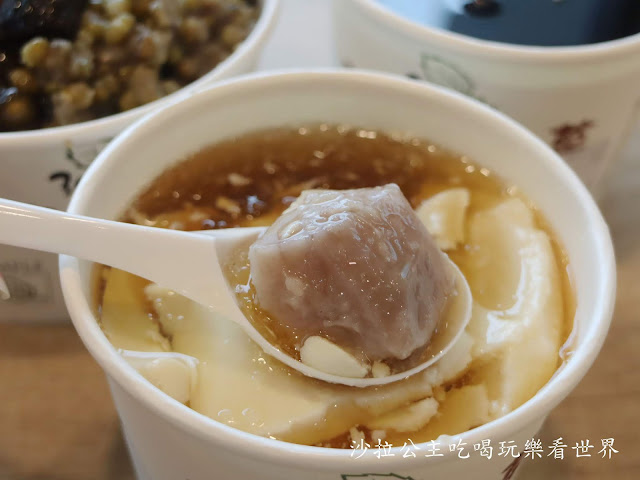 士林新開幕甜品冰店『三角埔仙草(士林店)彰化百年老店/燒仙草/豆花/仙草凍飲/刨冰 16 士林新開幕甜品冰店『三角埔仙草(士林店)彰化百年老店/燒仙草/豆花/仙草凍飲/刨冰