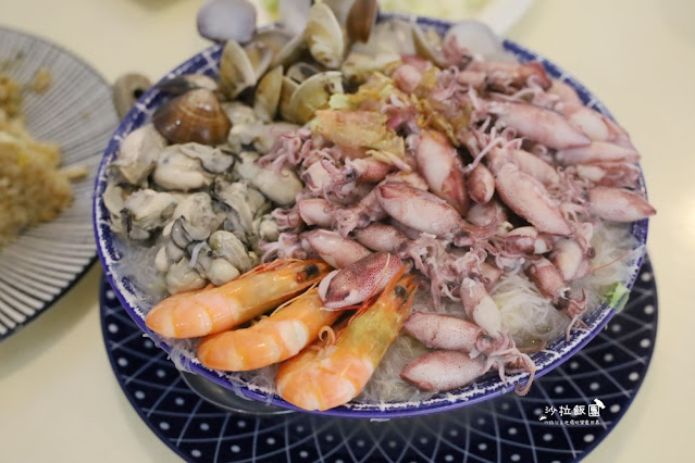 龜吼漁港美食『阿嬌海鮮館』浮誇系小卷米粉、金字塔炒飯必點、菜單 17 龜吼漁港美食『阿嬌海鮮館』浮誇系小卷米粉、金字塔炒飯必點、菜單