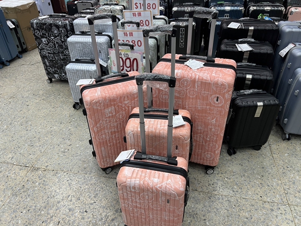 高雄鳳山行李箱特賣會,工廠直營廠拍,行李箱990元起,把握時間 6 高雄鳳山行李箱特賣會,工廠直營廠拍,行李箱990元起,把握時間
