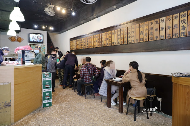 萬華美食巨無霸鮭魚握壽司『三味食堂』手掌大CP值超高 4 萬華美食巨無霸鮭魚握壽司『三味食堂』手掌大CP值超高