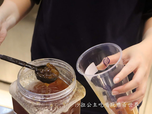 士林夜市飲料推薦『魚池貳壹(台北士林總店)』手工現做珍珠/手炒黑糖/捷運劍潭站 16 士林夜市飲料推薦『魚池貳壹(台北士林總店)』手工現做珍珠/手炒黑糖/捷運劍潭站