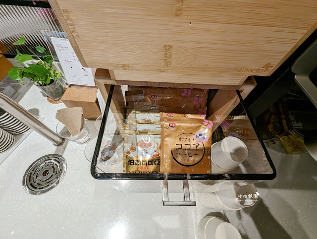 Share Lounge南港蔦屋書店,90元吃到飽零食、咖啡、飲料、麵包 20 Share Lounge南港蔦屋書店,90元吃到飽零食、咖啡、飲料、麵包