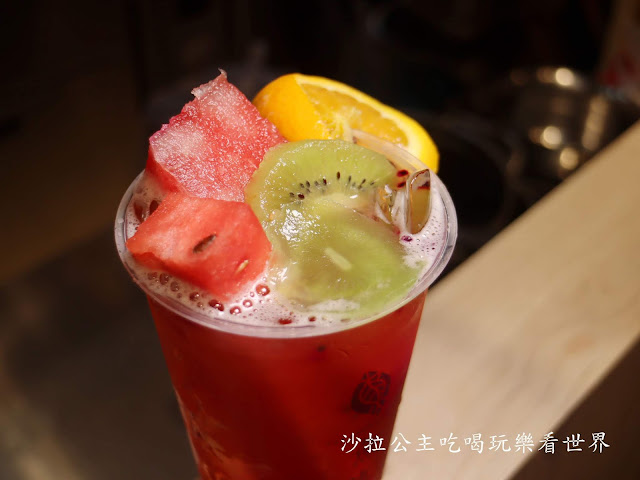 士林夜市飲料推薦『魚池貳壹(台北士林總店)』手工現做珍珠/手炒黑糖/捷運劍潭站 20 士林夜市飲料推薦『魚池貳壹(台北士林總店)』手工現做珍珠/手炒黑糖/捷運劍潭站