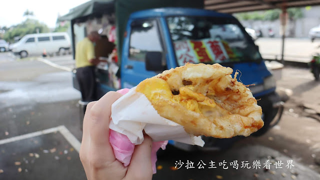 宜蘭頭城人氣美食『頭城車站阿伯炸蛋蔥油餅』蔥油餅/頭城火車站前停車場