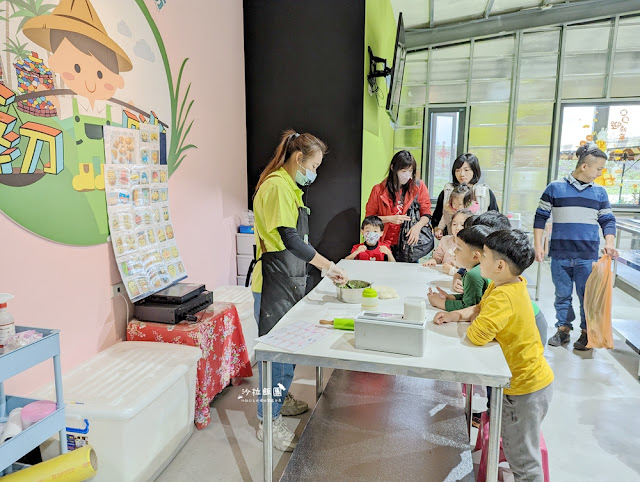 宜蘭親子景點『初咪體驗農場』拔三星蔥、、抓泥鰍、DIY創意蔥麵包體驗、沙坑 31 宜蘭親子景點『初咪體驗農場』拔三星蔥、、抓泥鰍、DIY創意蔥麵包體驗、沙坑