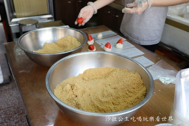 遼寧夜市必吃美食『黑麻糬.紅龜粿.草仔粿』IG打卡草莓大福/菜單/大甲芋頭紅豆.綠豆 11 遼寧夜市必吃美食『黑麻糬.紅龜粿.草仔粿』IG打卡草莓大福/菜單/大甲芋頭紅豆.綠豆