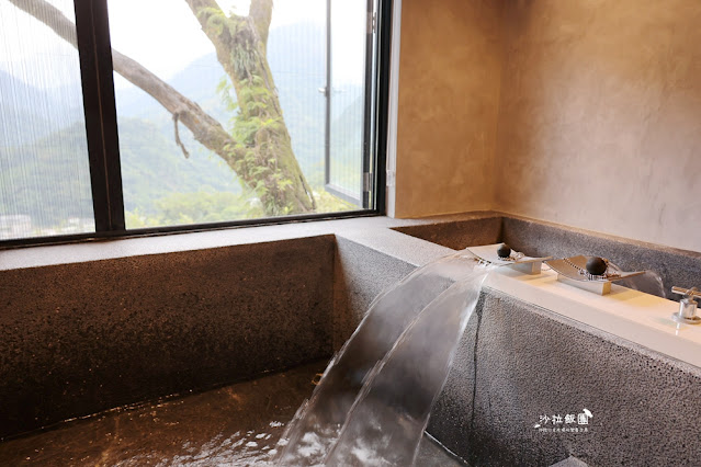 烏來泡湯『烏來旅晨溫泉民宿』湯屋‧客房可俯視烏來老街 15 烏來泡湯『烏來旅晨溫泉民宿』湯屋‧客房可俯視烏來老街