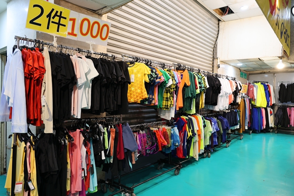 【雙北最大台灣廠拍】tokuyo按摩椅、夏普、名牌運動鞋、伊蕾服飾 79 【雙北最大台灣廠拍】tokuyo按摩椅、夏普、名牌運動鞋、伊蕾服飾