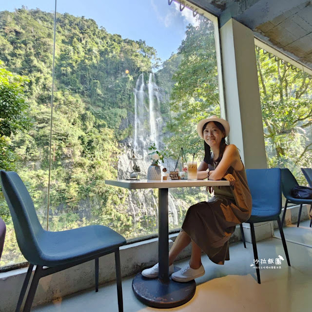 烏來景觀餐廳『瀑布3號』離瀑布最近的距離、兒童遊戲區 7 烏來景觀餐廳『瀑布3號』離瀑布最近的距離、兒童遊戲區