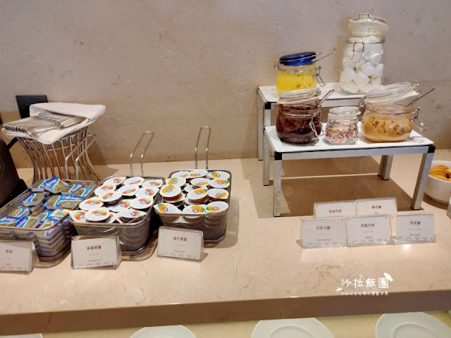 高雄飯店『和逸飯店HOTEL COZZI-高雄中山館』捷運出口旁超便利