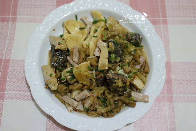 三和夜市美食『小楊脆腸』超涮嘴、台北橋捷運站