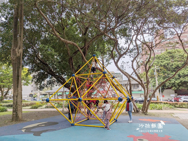 士林特色公園『前港公園』共融遊戲場、天空樹遊戲場溫水游泳池、士林宣原蛋糕專賣店、停車場 4 士林特色公園『前港公園』共融遊戲場、天空樹遊戲場溫水游泳池、士林宣原蛋糕專賣店、停車場