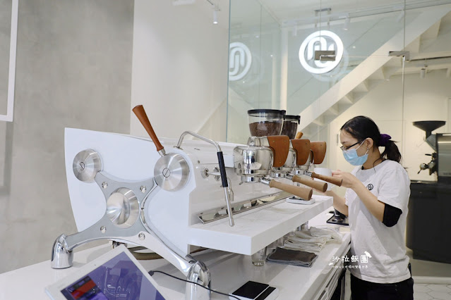 石牌咖啡推薦『UKIYO浮世咖啡』純白極簡風咖啡館、肉桂捲 6 石牌咖啡推薦『UKIYO浮世咖啡』純白極簡風咖啡館、肉桂捲