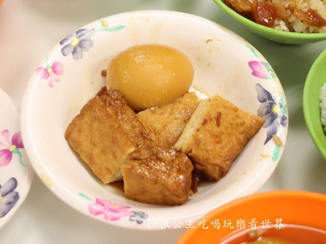 三重美食/小吃『五燈獎豬腳魯肉飯』三重四大滷肉飯/韓國白鐘元來台推薦小吃/辣蘿蔔無限供應 12 三重美食/小吃『五燈獎豬腳魯肉飯』三重四大滷肉飯/韓國白鐘元來台推薦小吃/辣蘿蔔無限供應