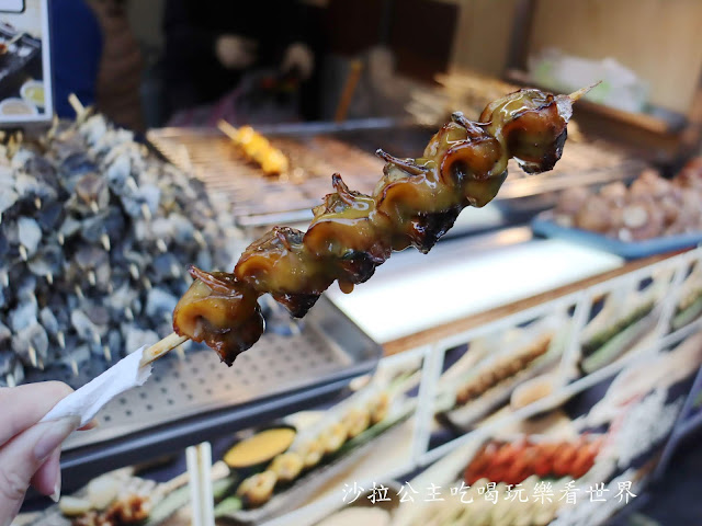 士林夜市美食/小吃『燒烤杏鮑菇』『北海道鹽烤帝王螺』『亞米亞米仙草奶凍/紅茶專賣』 24 士林夜市美食/小吃『燒烤杏鮑菇』『北海道鹽烤帝王螺』『亞米亞米仙草奶凍/紅茶專賣』