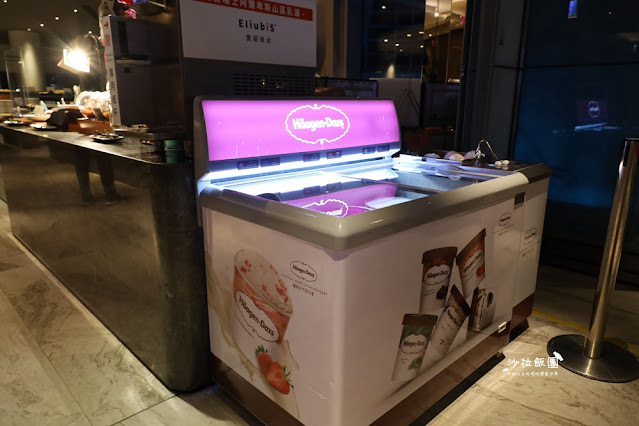 全台最高吃到飽『50樓Café』新北耶誕城夜景盡收眼底 100 全台最高吃到飽『50樓Café』新北耶誕城夜景盡收眼底