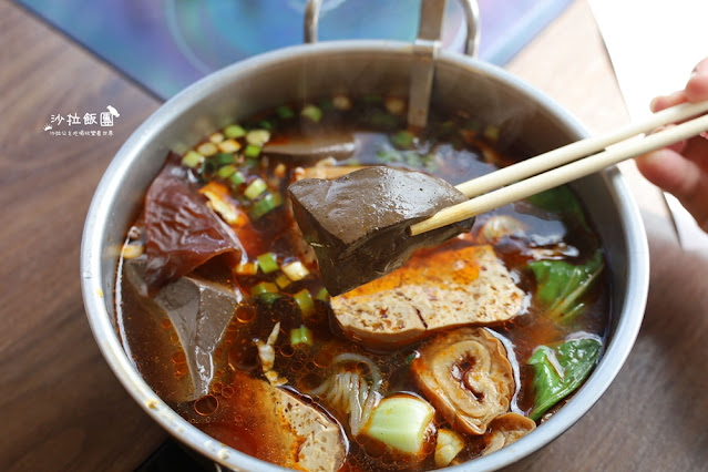 『雲鼎阿二麻辣食堂』麻辣滷肉飯才是靈魂，一個人也可以吃麻辣鍋