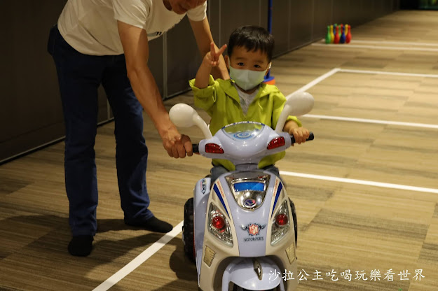 台北住宿推薦『台北萬豪酒店』房間內就可以看到美麗華/捷運劍南路站 26 台北住宿推薦『台北萬豪酒店』房間內就可以看到美麗華/捷運劍南路站